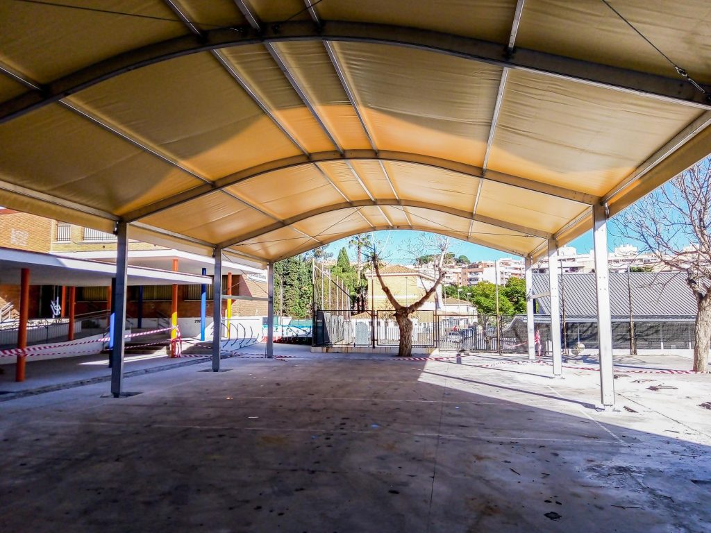 Cubierta para colegios en Málaga