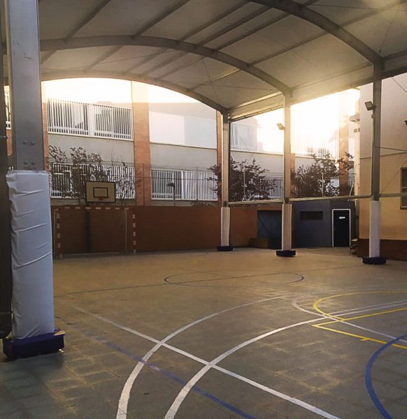 Instalamos una cubierta para el patio de un colegio en Barcelona