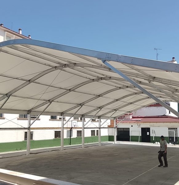 Nuevo curso, nuevas carpas: el regreso a las aulas estrena cubiertas escolares