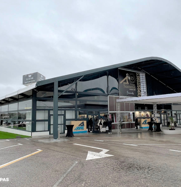 Una carpa premium para celebrar eventos en Complejo El Olivar (Alcalá de Henares)