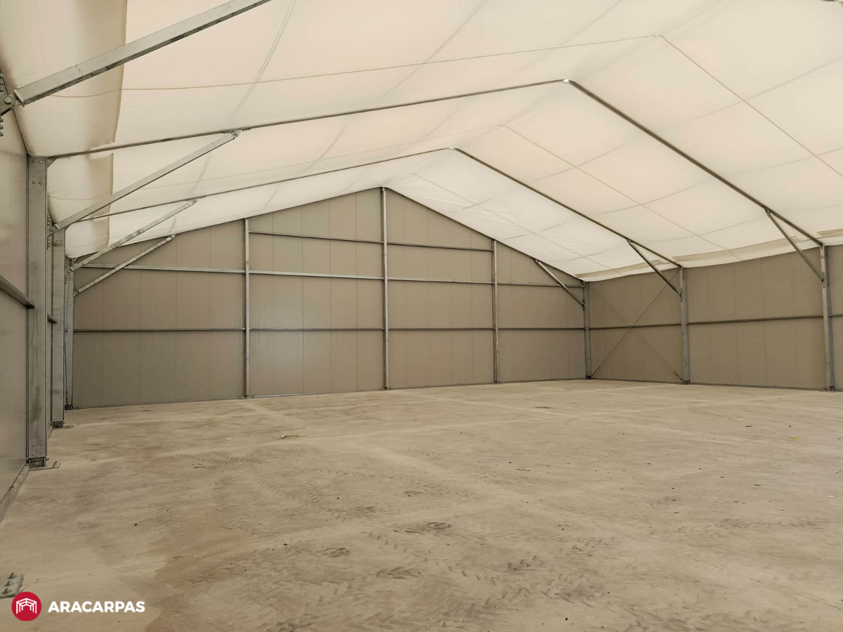 Carpa con doble lona para evitar condensación