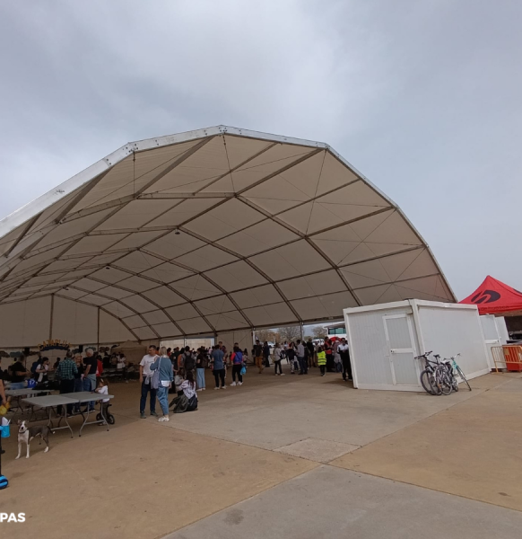 Aracarpas instala la carpa de la Marcha Aspace